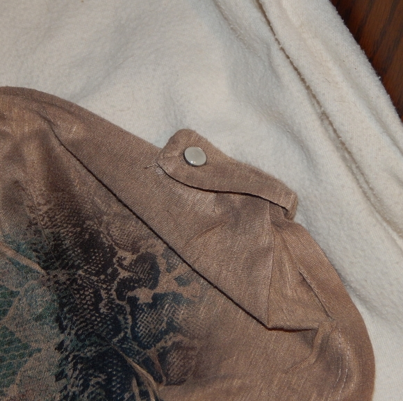 Women's daytrip size small t-shirt - Picture 5 of 6